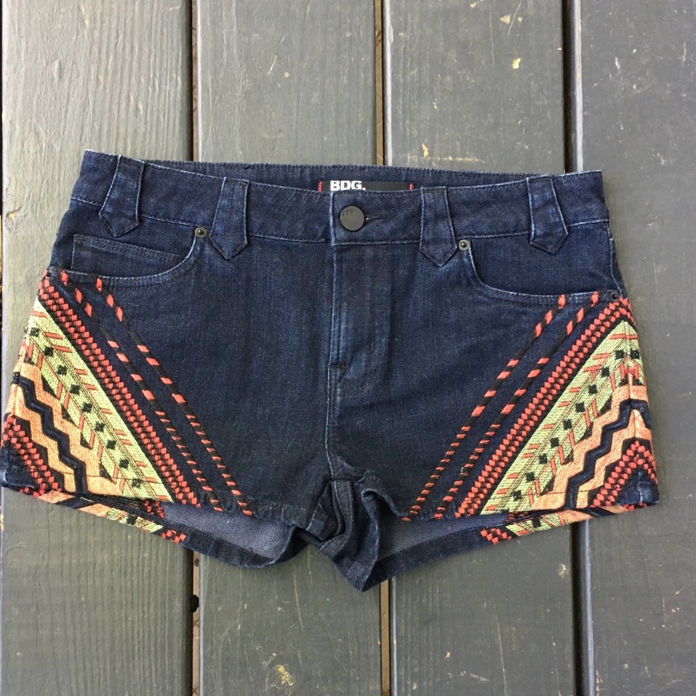 BDG Size 29 denim shorts with embroidered detail